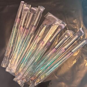 🎁 Iridescent Makeup Brush Set